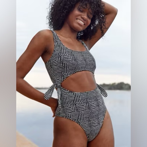 Aerie Black and White Checkered One Piece Swimsuit - Picture 1 of 2